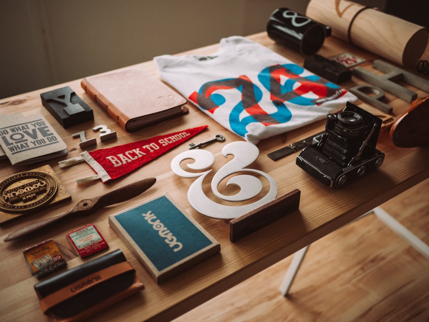 designer-typography-table-shop designer-typography-table-shop